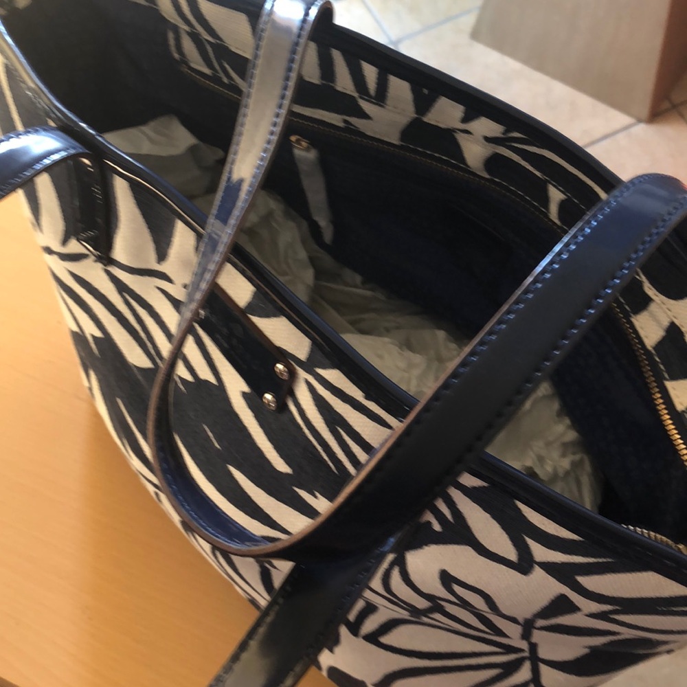 Handbag/Kate Spade - Picture 4 of 5